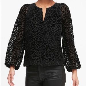 Banana republic womens velvet leopard print blouse